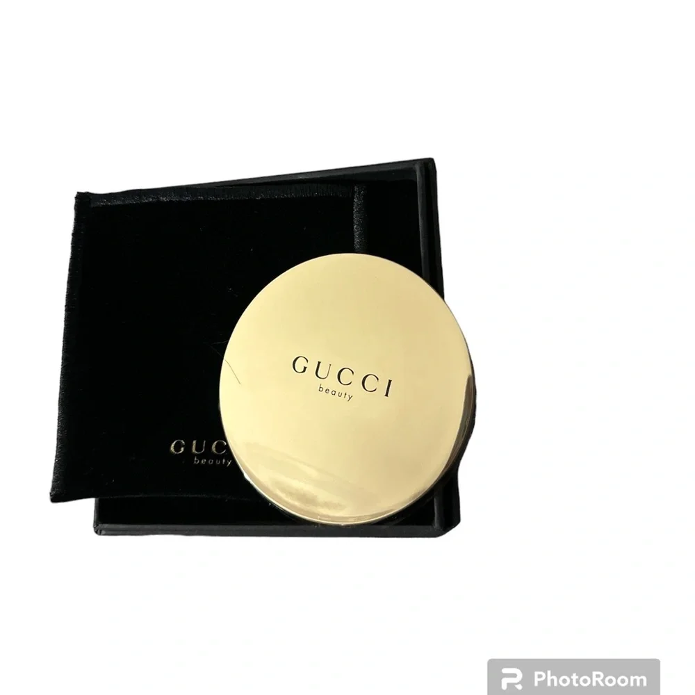 NWB Gucci golden mirror compact two sided mirror absolutely stunning